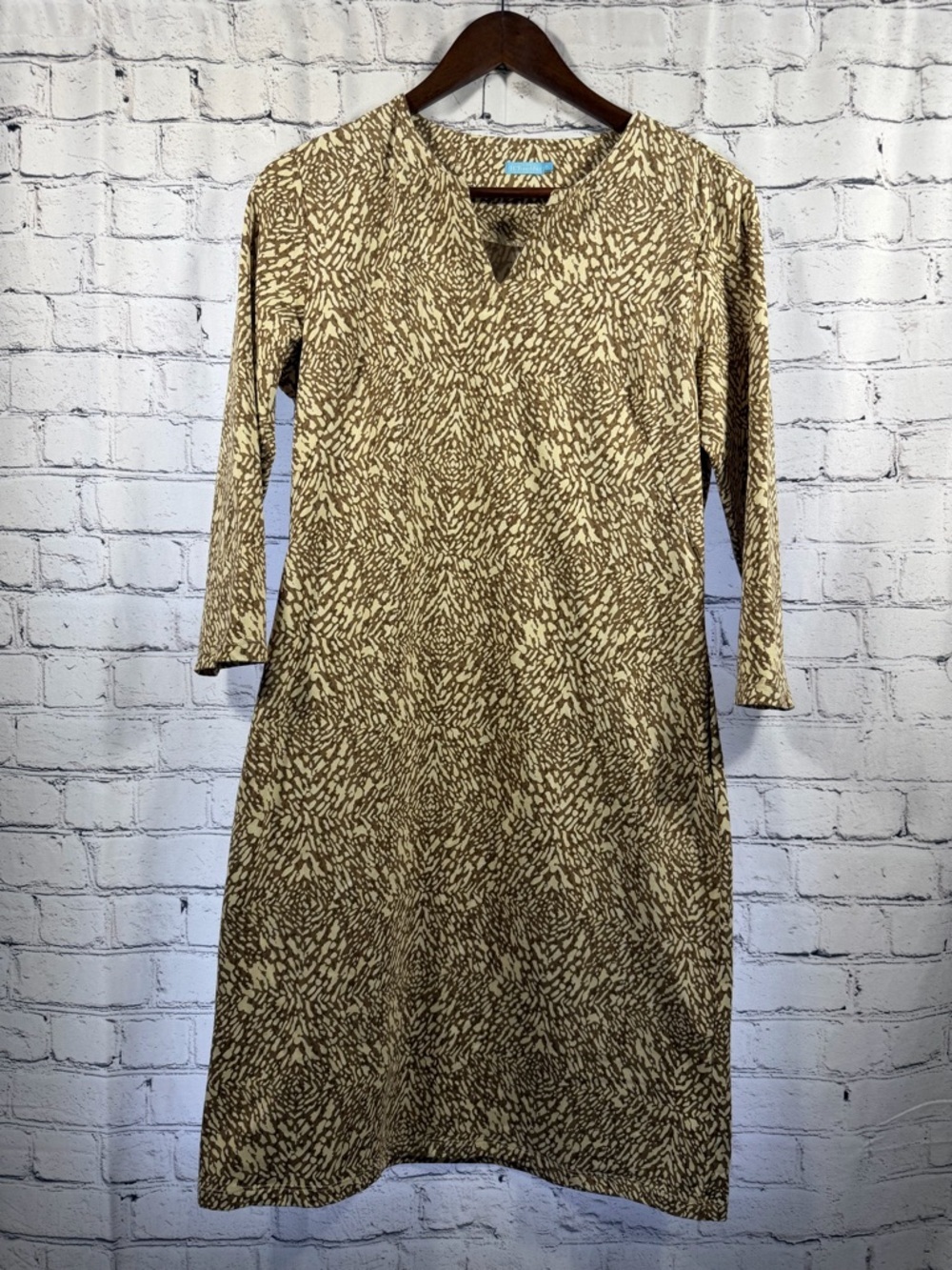 J. McLaughlin Tan & Cream Printed Long-Sleeve V-Neck Dress